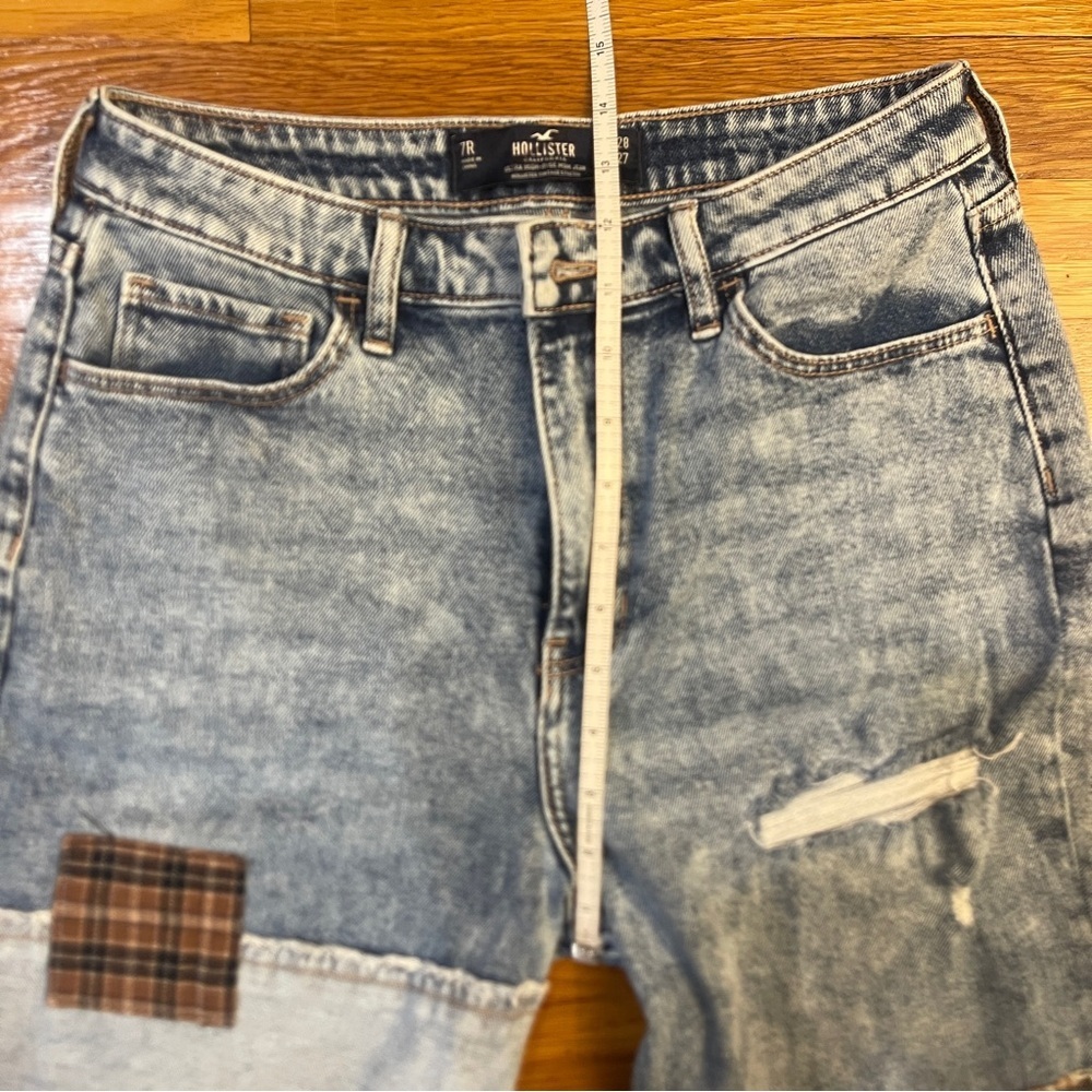 Hollister Ultra High Rise Mom Jeans Distressed Patch Design Denim - Size 7R - Picture 5 of 7